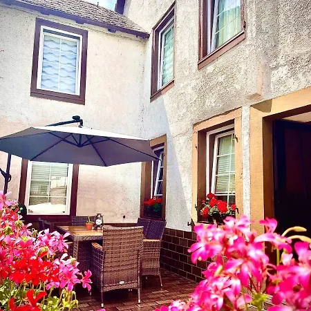 Am Brunnen Appartement *